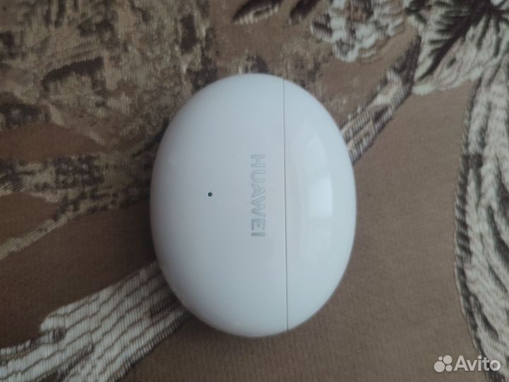 Только зарядник Huawei Freebuds 5i с микрофоном