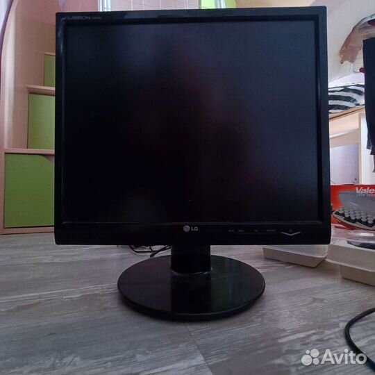 Монитор LG Монитор LG Flatron L1954SM