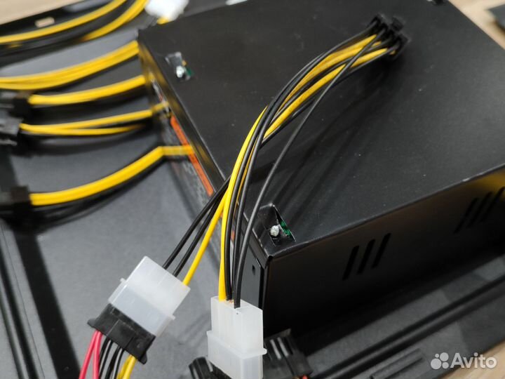 Переходник для видеокарты 2x Molex - 8-pin (новый)
