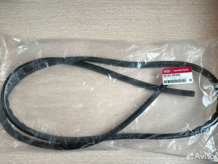 Уплотнитель лобового стекла KIA Sportage