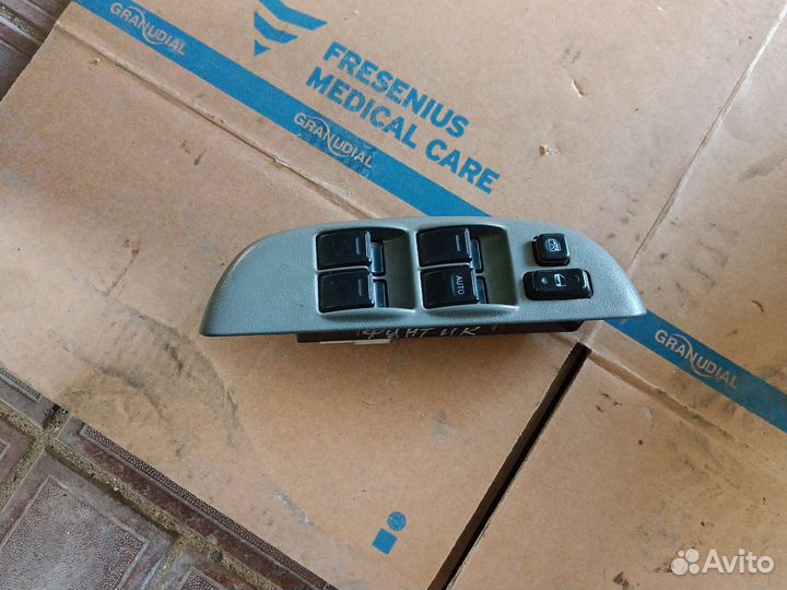 Блок кнопок стеклоподъёмника toyota funcargo