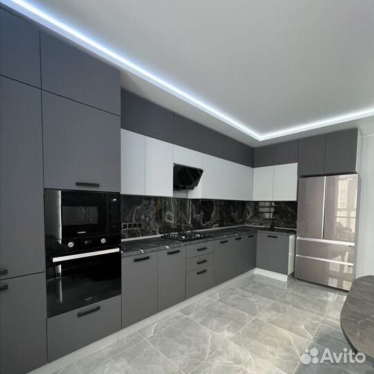 Кухня на заказ для молодой семьи