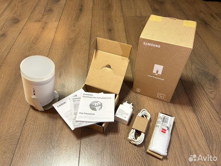 Проектор Samsung The Freestyle