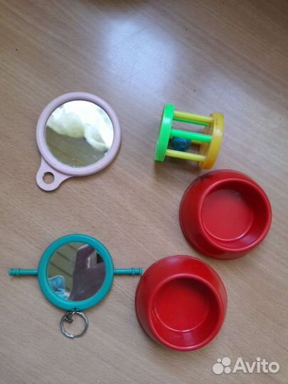 Кормушки и игрушки