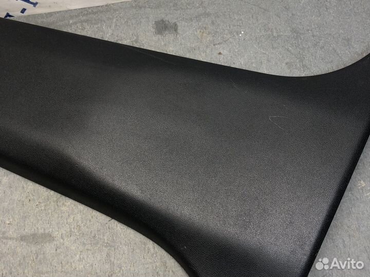 Обшивка ниж сред лев стойки Nissan Almera g15