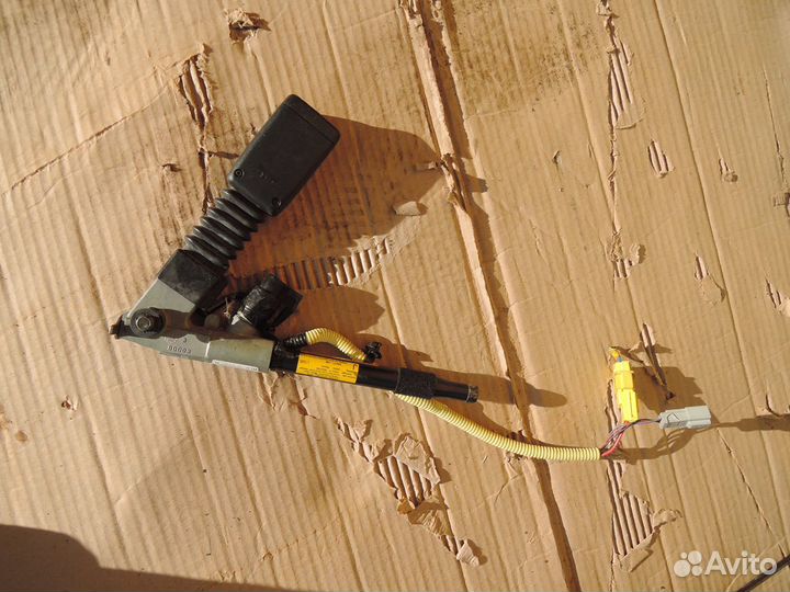 Преднатяжитель ремня безопасности Honda CR-V II