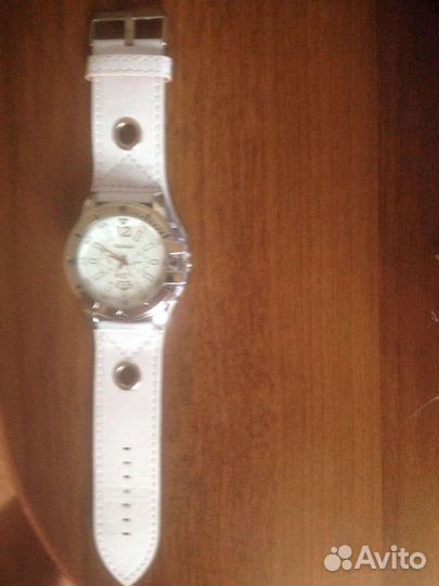 Часы новые