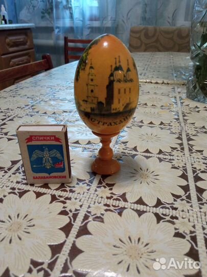Декоративное деревянное яйцо