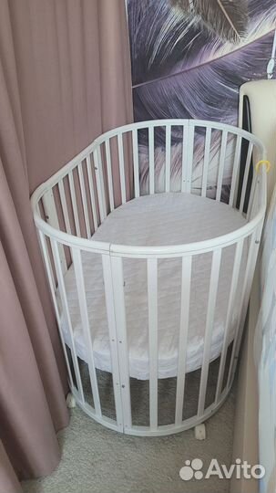 Детская кроватка-трансформер с маятником белая