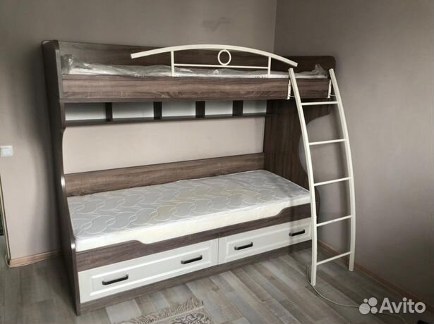Двухъярусная кровать
