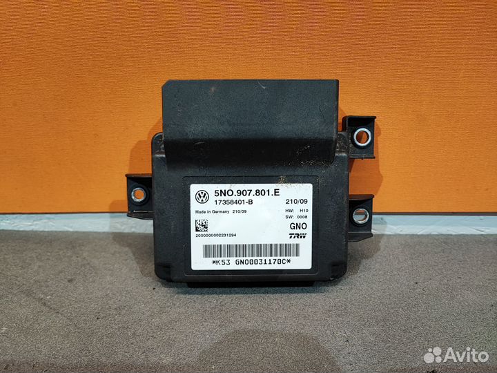 Блок ручника Volkswagen Tiguan 5N1