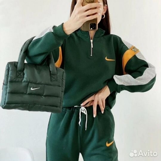 Спортивный костюм женский