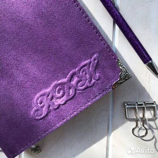 Стандарт: Замшевый лиловый ежедневник Стандарт с цельным блоком - стиль и качество в каждой детали