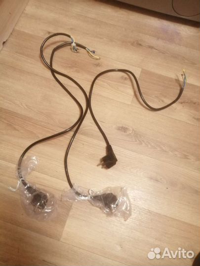 Провод с вилкой