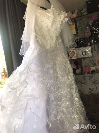 Свадебное платье