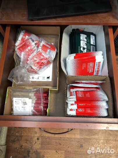 Очень большой лот тактической медицины разом