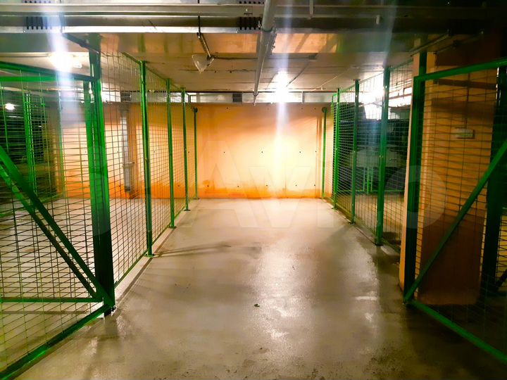 Машиноместо, 18 м²