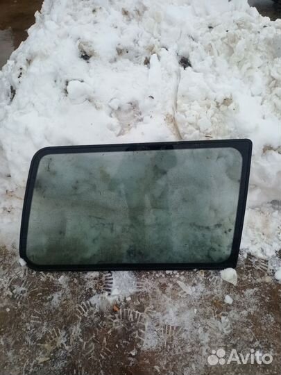 Стекло глухое левое Mitsubishi Pajero 2