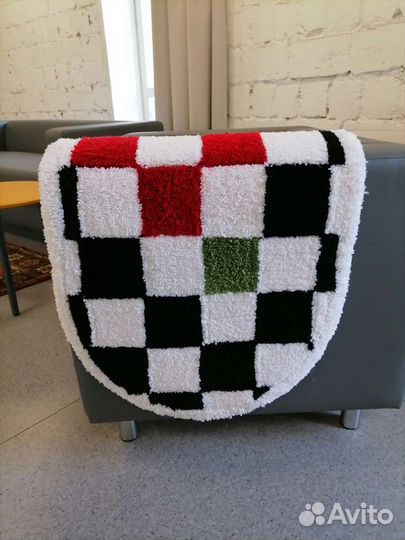 Коврик ручной работы