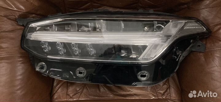 Фара левая Volvo XC90 2