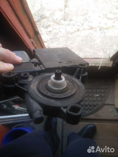 Мотор стеклоподъемника VAG