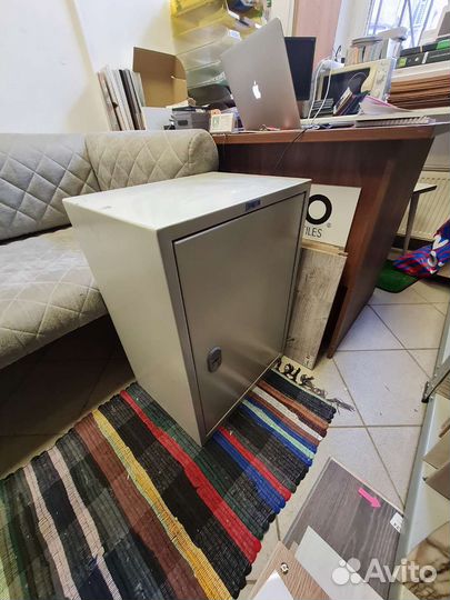 Сейф Практик металлический бу