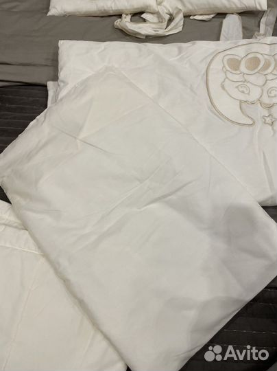 Бортики, 2 одеяла и подушка в детскую кроватку