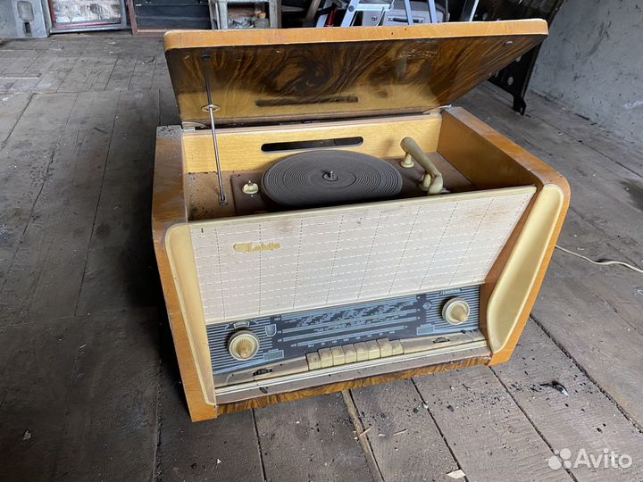 Радиола латвия