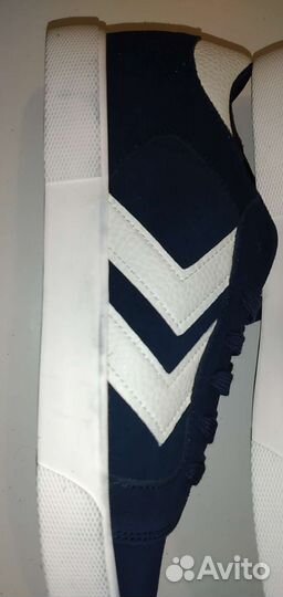 Кроссовки новые 42 р, Hummel