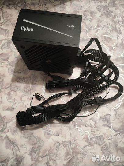 AeroCool Cylon 700w