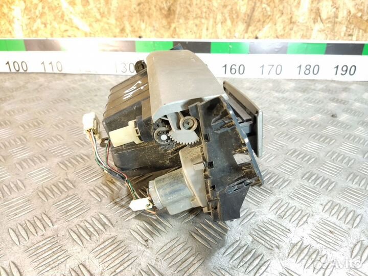 Пепельница передняя Toyota Camry v40