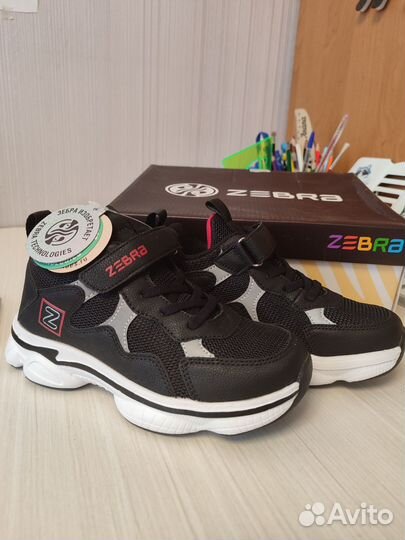 Кроссовки Zebra 31 размер новые