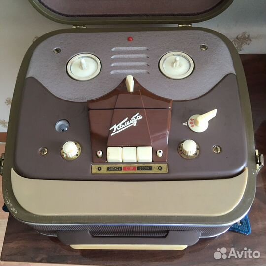 Катушечный магнитофон комета