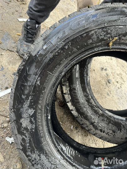 Bridgestone Blizzak Revo GZ 215/65 R16