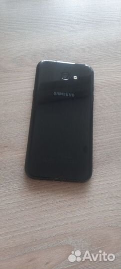 Samsung Galaxy A7 (2017) SM-A720F/DS, 3/32 ГБ