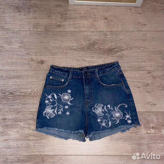 Джинсовые шорты