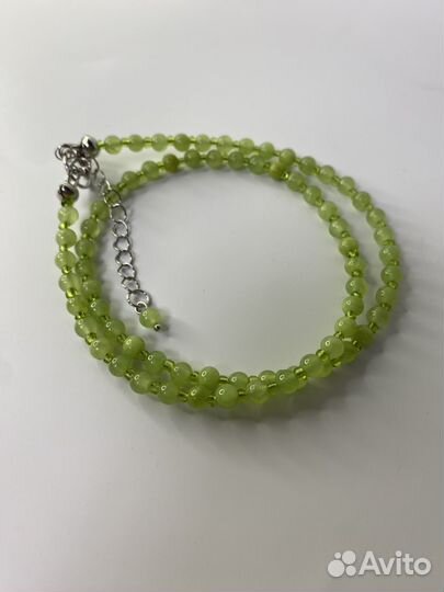 Мелкие зеленые бусы из камней оникс 44 см