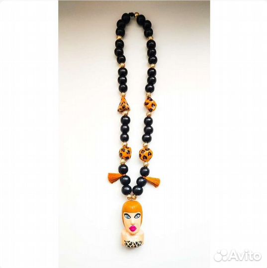 Крупные бусы из дерева в богемном стиле