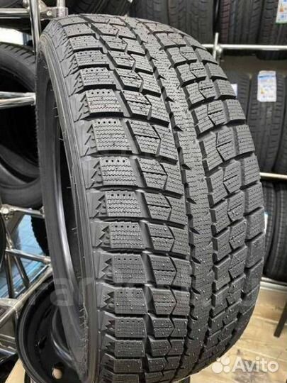 LingLong Green-Max Winter Ice I-15 SUV 265/40 R22 106S