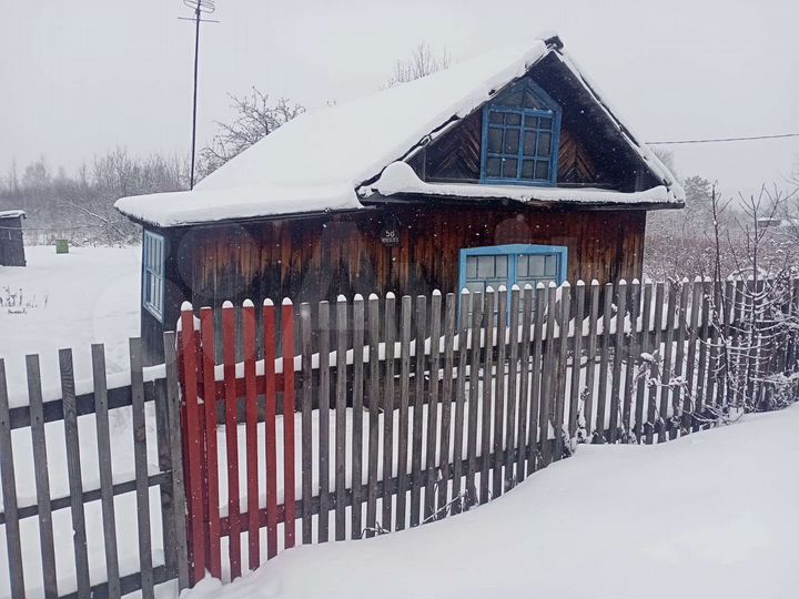 Дом 27 м² на участке 14 сот.