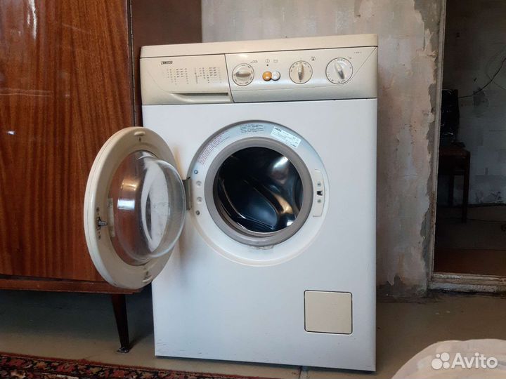 Стиральная машинка zanussi