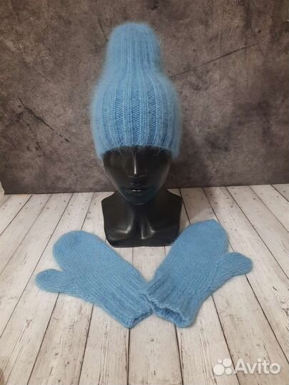 Шапка и варежки комплект