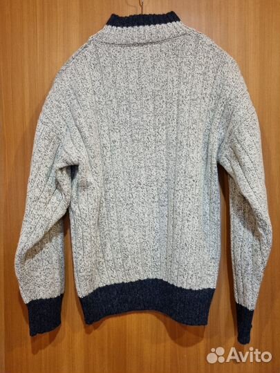 Свитер женский с вышивкой, размер L