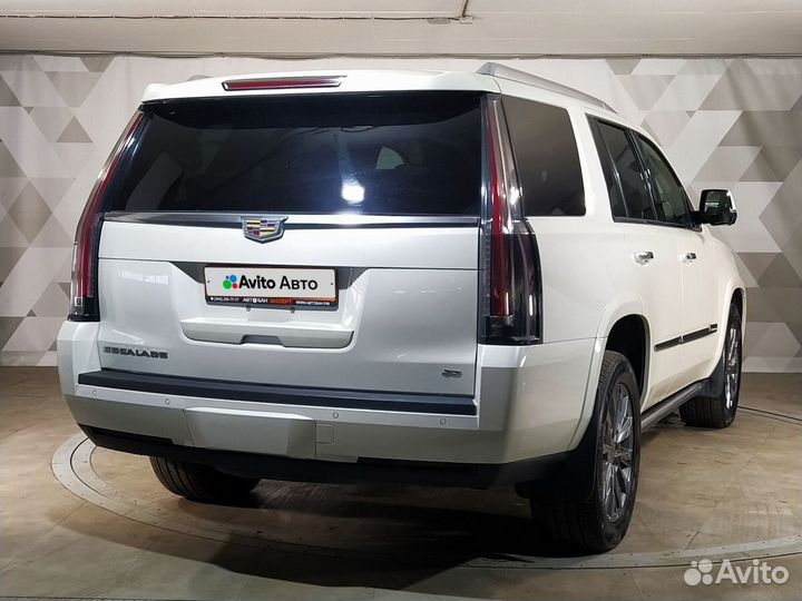 Cadillac Escalade 6.2 AT, 2015, 142 236 км