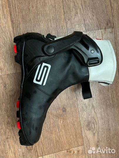 Лыжные ботинки spine