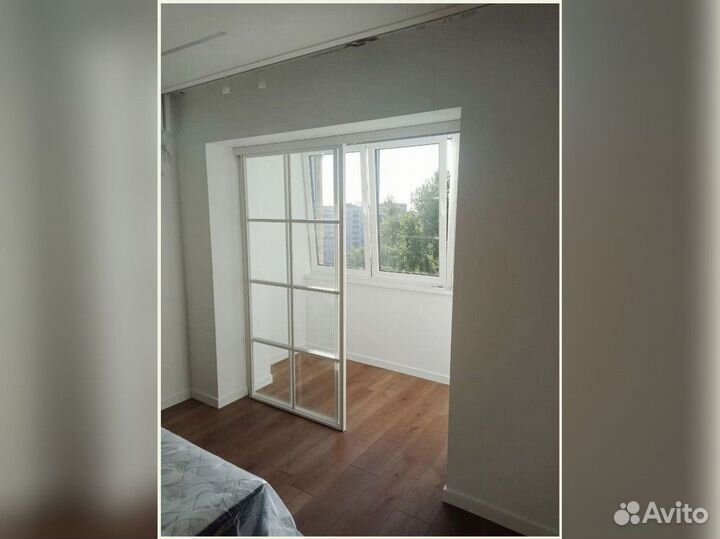 Раздвижная перегородка подвесная беспороговая