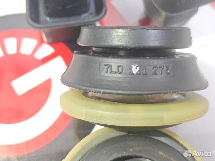 Крепление радиатора Audi Q7 4L cjtc 02.05.2012