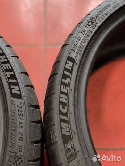 Michelin Pilot Sport 4 S 225/35 R19
