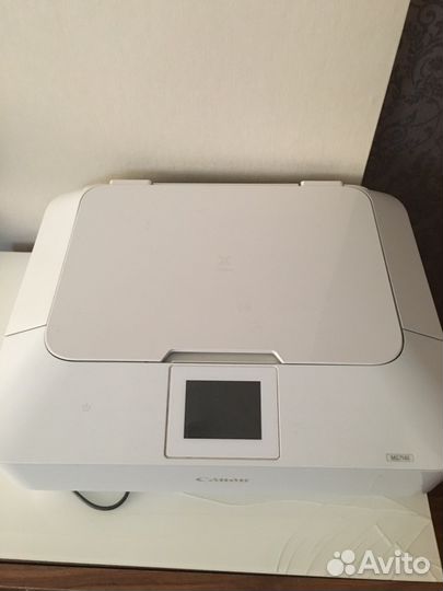 Продаётся цветной принтер Canon. Торг при осмотре