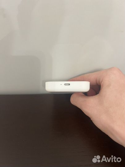 Беспроводная зарядка для iPhone c mag safe